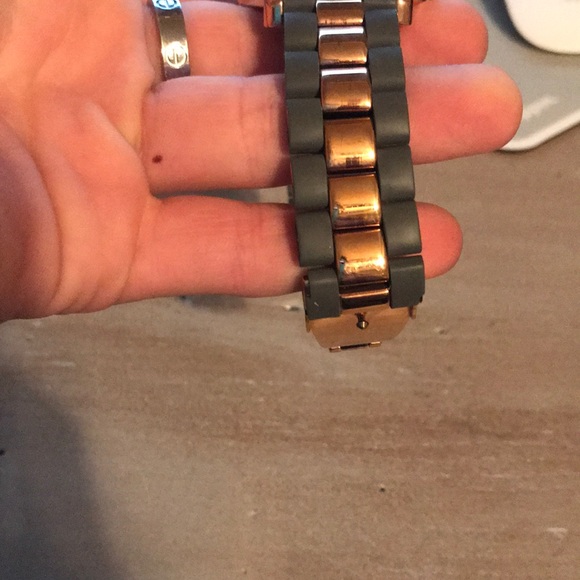 Rose gold and grey mk watch - Picture 2 of 3
